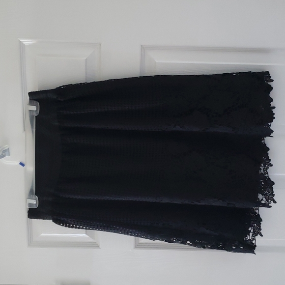 Beautiful skirt only worn once - Picture 1 of 4